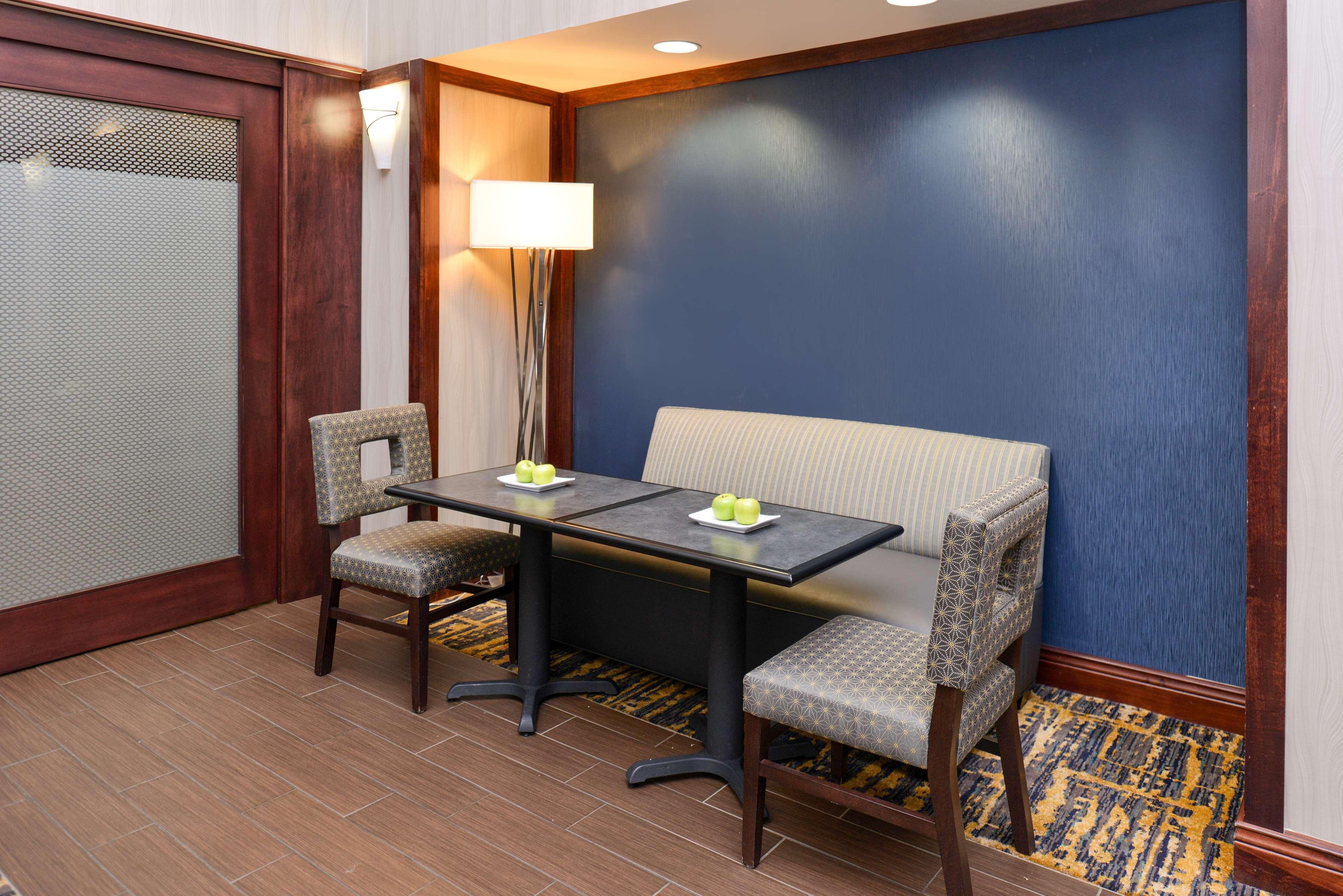 Hampton Inn & Suites Muncie Exteriér fotografie