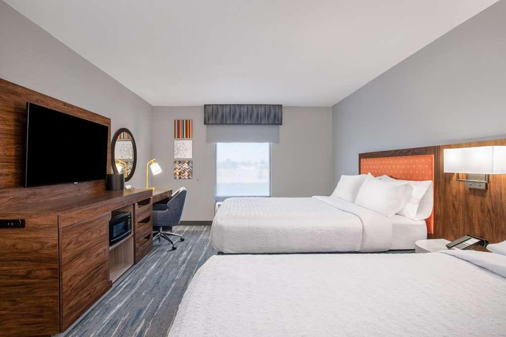 Hampton Inn & Suites Muncie Pokoj fotografie